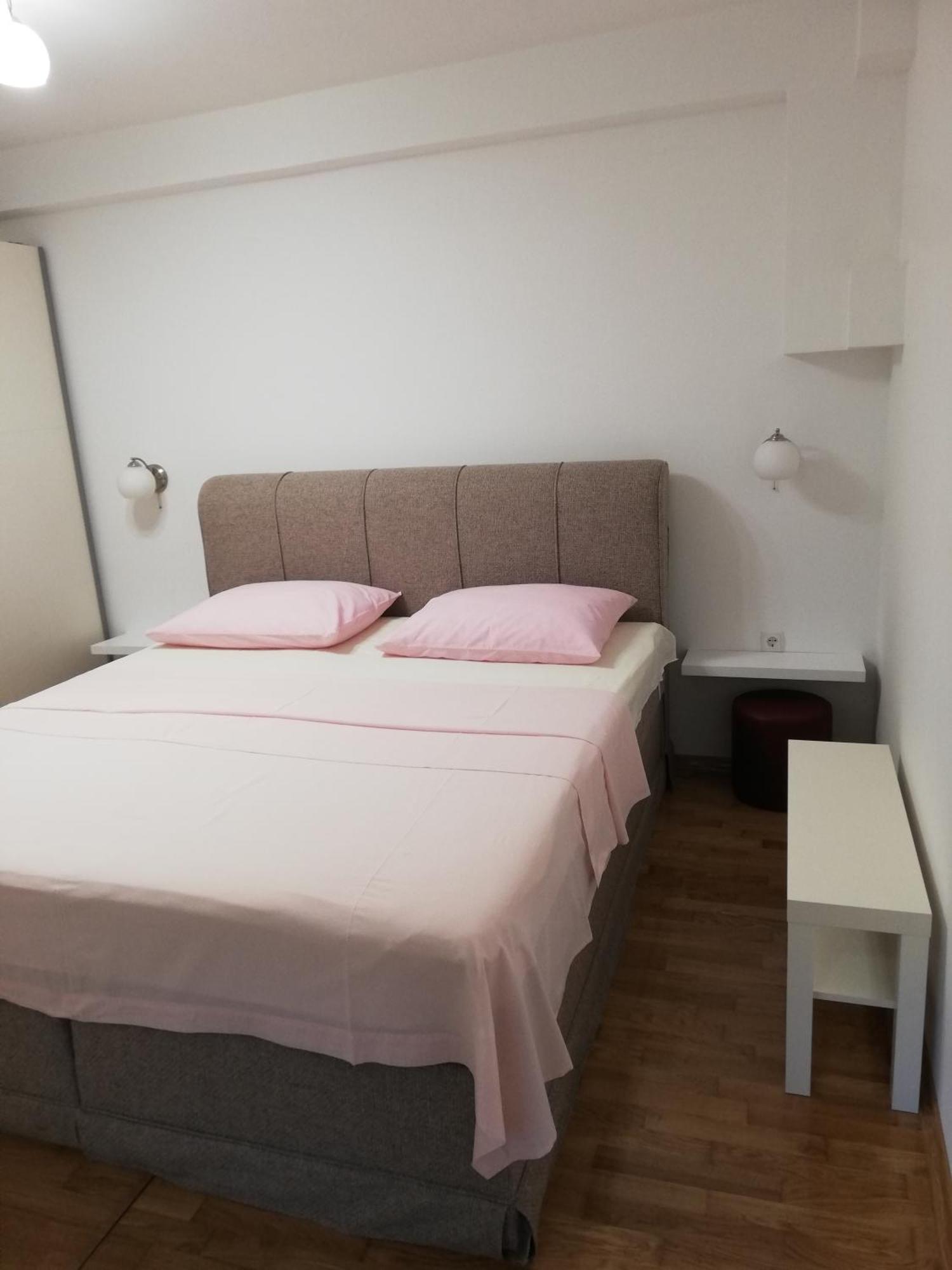 Guesthouse Vesna เซนญ์ ภายนอก รูปภาพ