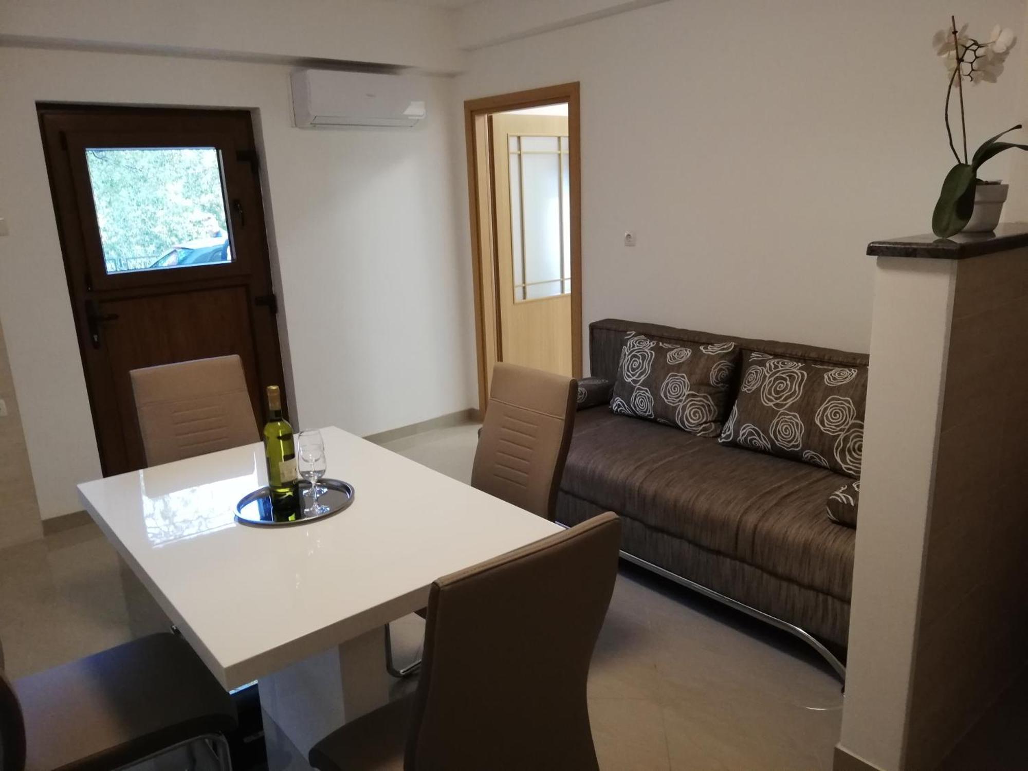 Guesthouse Vesna เซนญ์ ภายนอก รูปภาพ